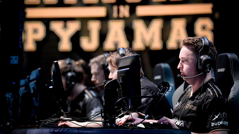 nip-eleague