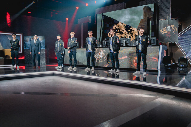 flash wolves