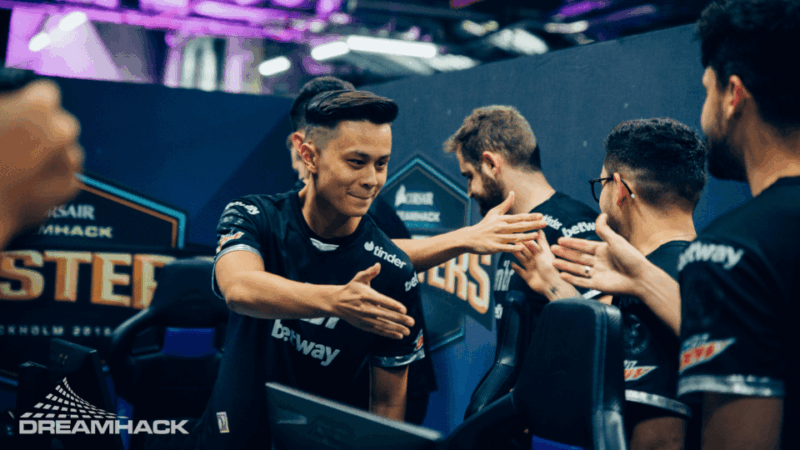 stewie2k
