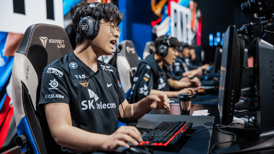 lol-worlds2022-t1-zeus